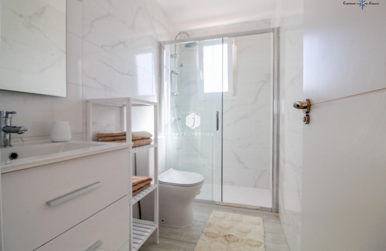 Z drugiej ręki - Daszek -
Torrevieja - Punta prima