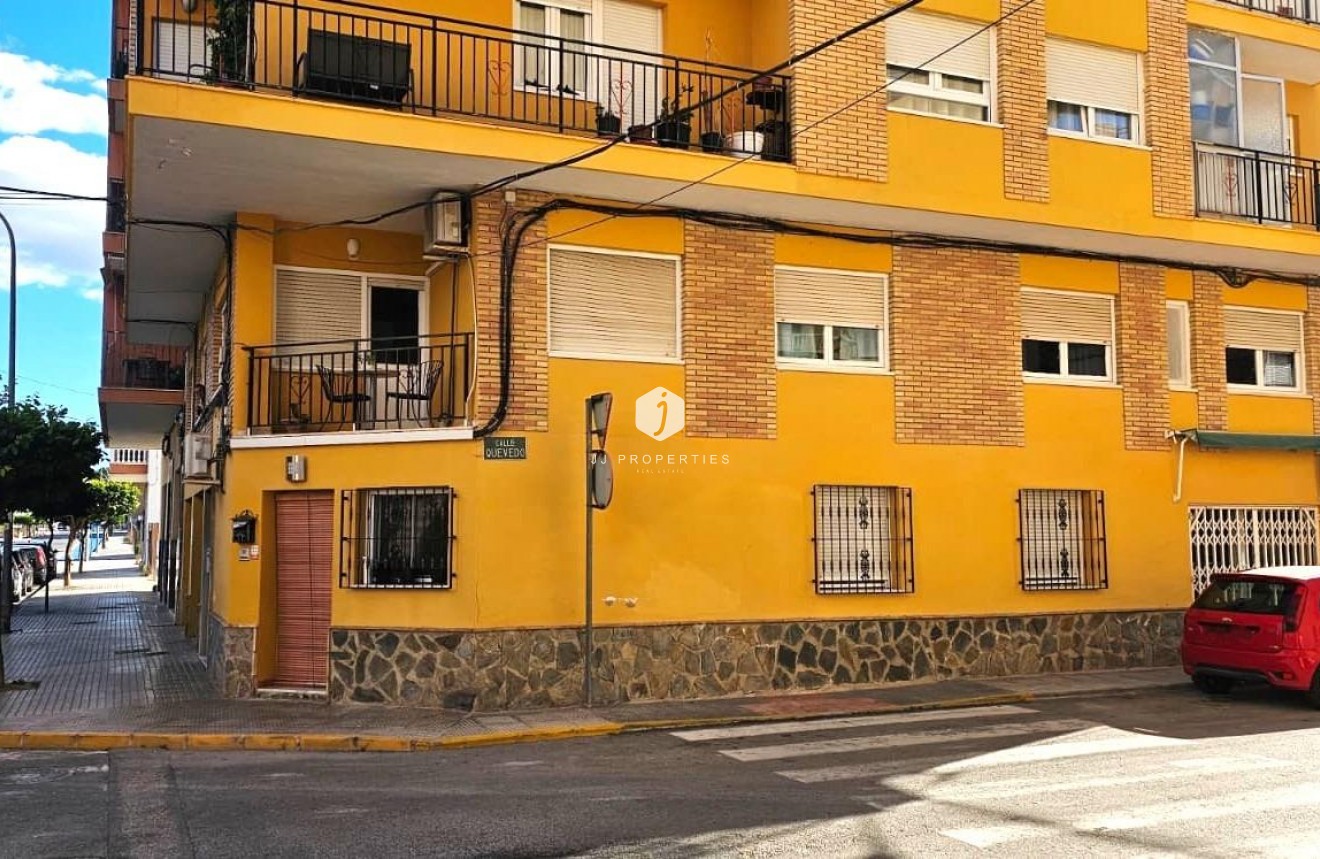 Z drugiej ręki - Mieszkanie w bloku -
Bigastro - Comunidad Valenciana