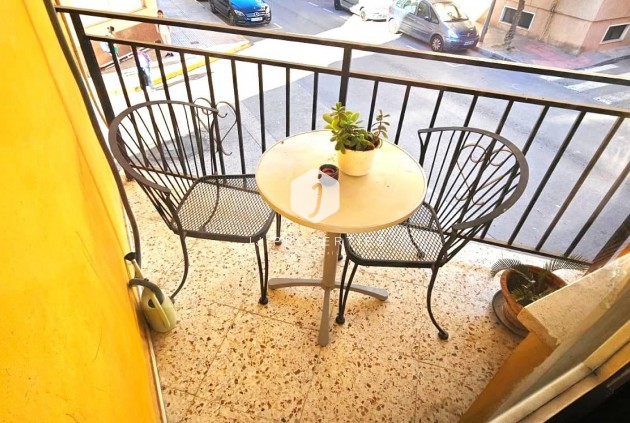 Z drugiej ręki - Mieszkanie w bloku -
Bigastro - Comunidad Valenciana