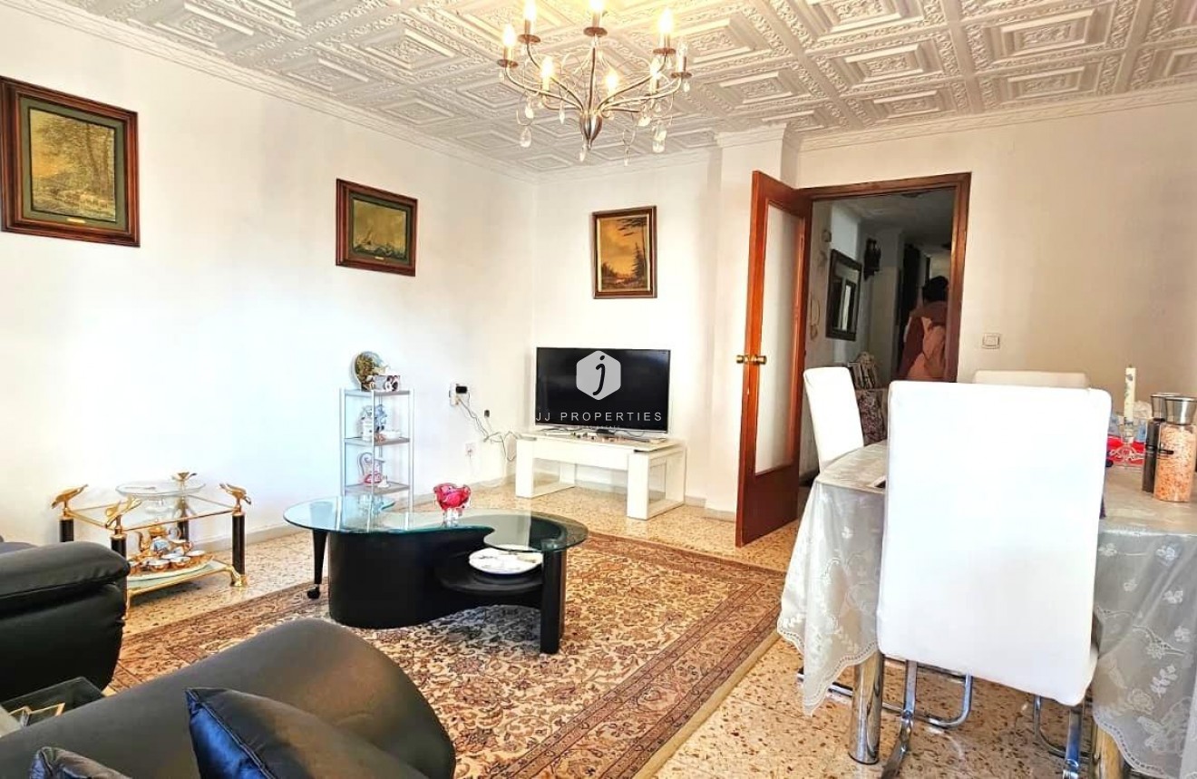 Z drugiej ręki - Mieszkanie w bloku -
Bigastro - Comunidad Valenciana