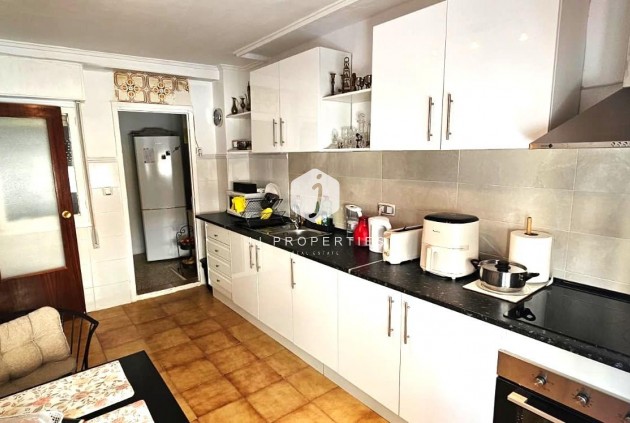 Z drugiej ręki - Mieszkanie w bloku -
Bigastro - Comunidad Valenciana