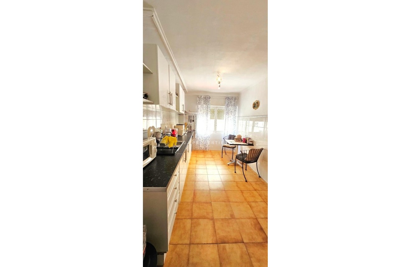 Z drugiej ręki - Mieszkanie w bloku -
Bigastro - Comunidad Valenciana