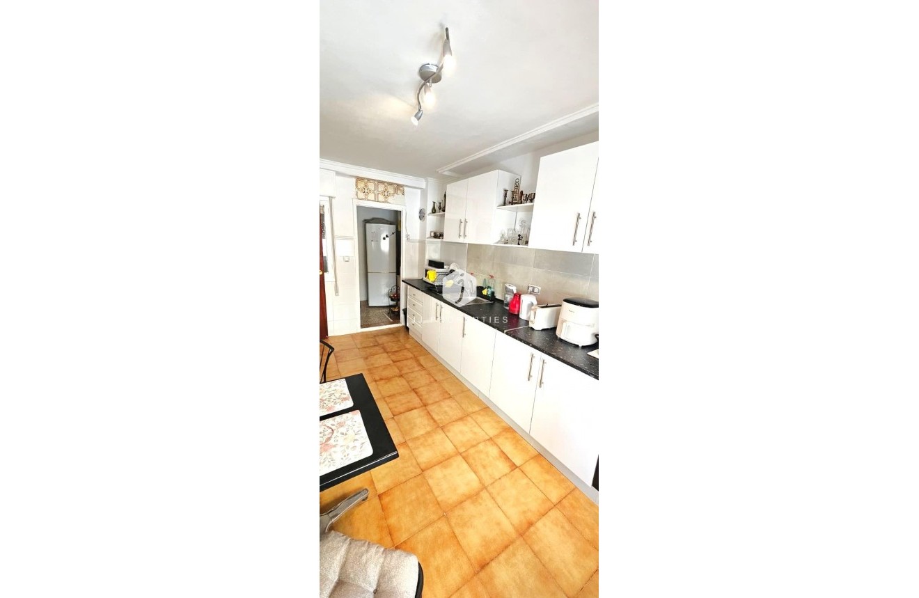 Z drugiej ręki - Mieszkanie w bloku -
Bigastro - Comunidad Valenciana