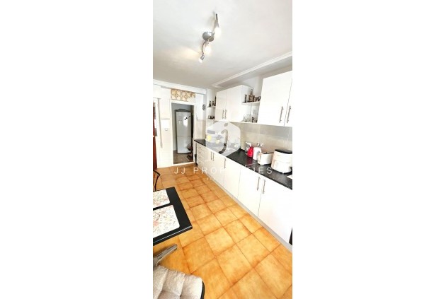 Z drugiej ręki - Mieszkanie w bloku -
Bigastro - Comunidad Valenciana