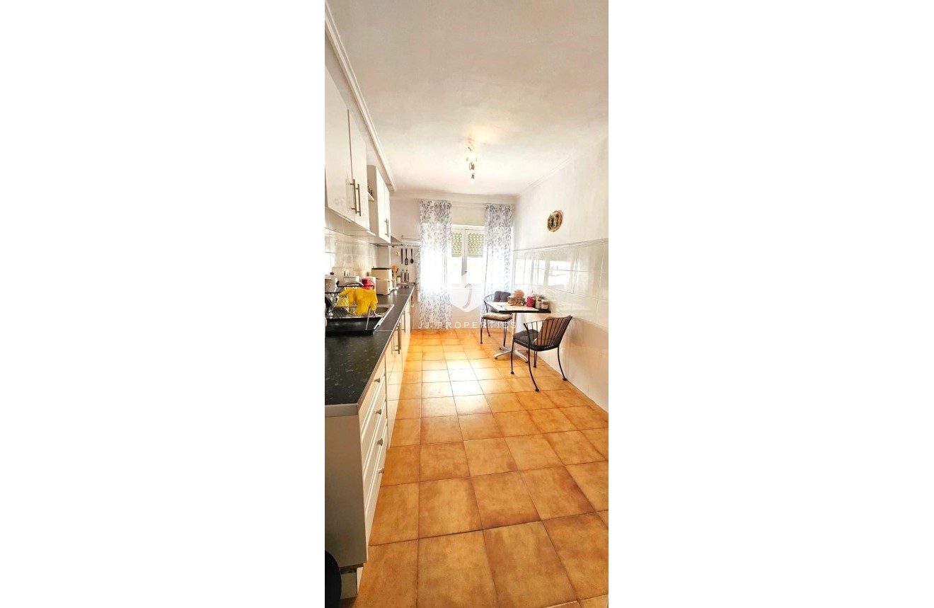 Z drugiej ręki - Mieszkanie w bloku -
Bigastro - Comunidad Valenciana