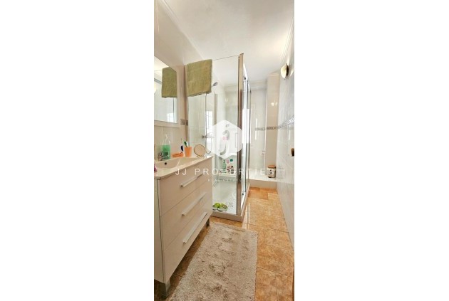 Z drugiej ręki - Mieszkanie w bloku -
Bigastro - Comunidad Valenciana