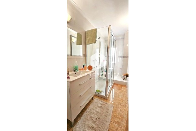 Z drugiej ręki - Mieszkanie w bloku -
Bigastro - Comunidad Valenciana