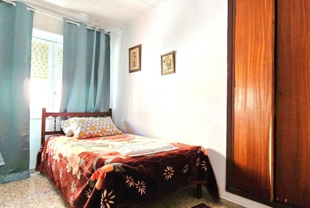 Z drugiej ręki - Mieszkanie w bloku -
Bigastro - Comunidad Valenciana