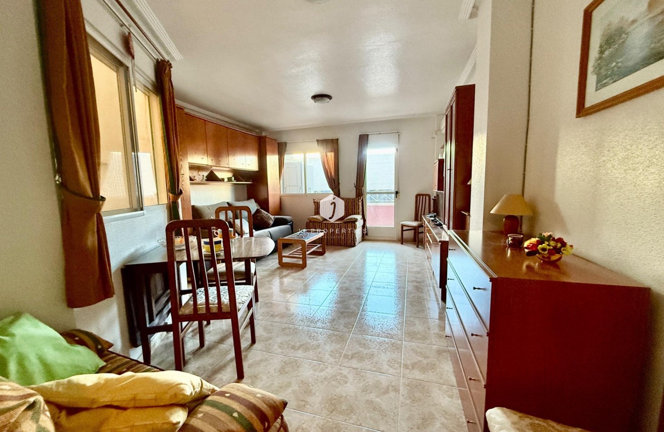 Z drugiej ręki - Mieszkanie w bloku -
Torrevieja - PARQUE DE LAS NACIONES