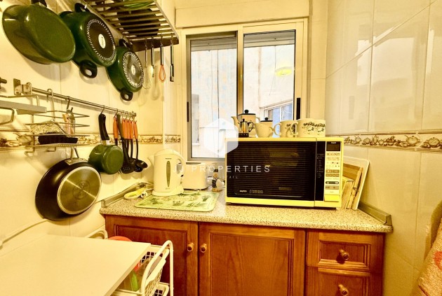 Z drugiej ręki - Mieszkanie w bloku -
Torrevieja - PARQUE DE LAS NACIONES