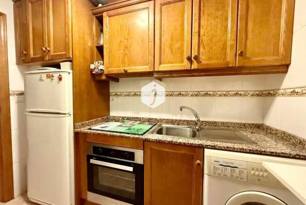 Z drugiej ręki - Mieszkanie w bloku -
Torrevieja - PARQUE DE LAS NACIONES