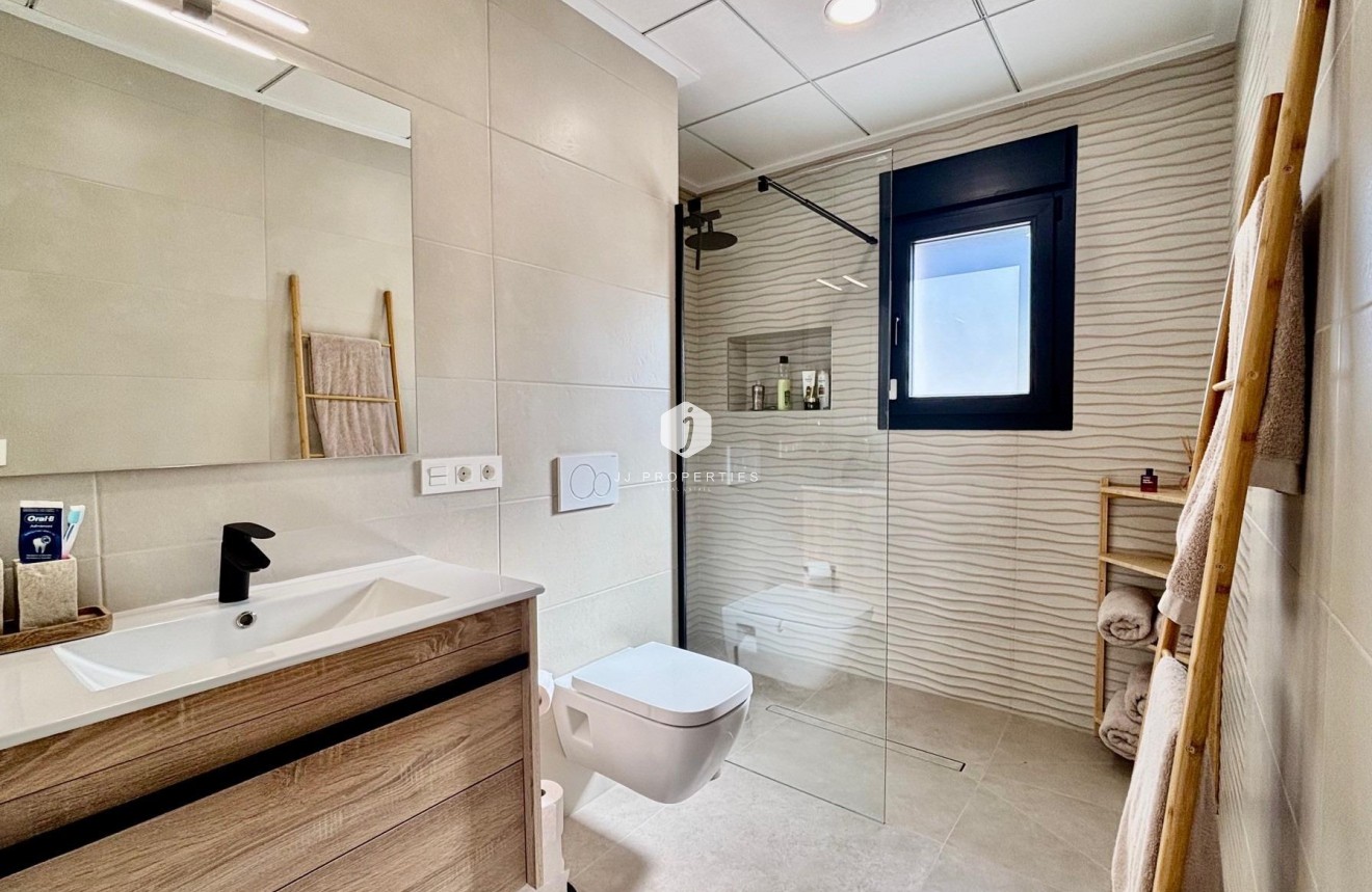 Nowy budynek - Villa -
Rafal - polideportivo