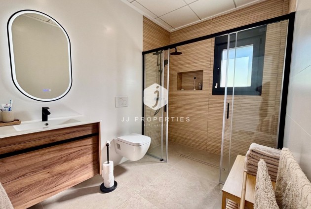 Nowy budynek - Villa -
Rafal - polideportivo