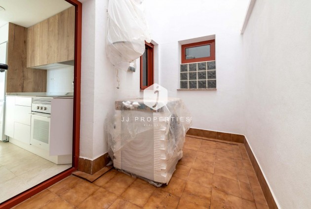 Nowy budynek - Mieszkanie w bloku -
Avileses - pueblo