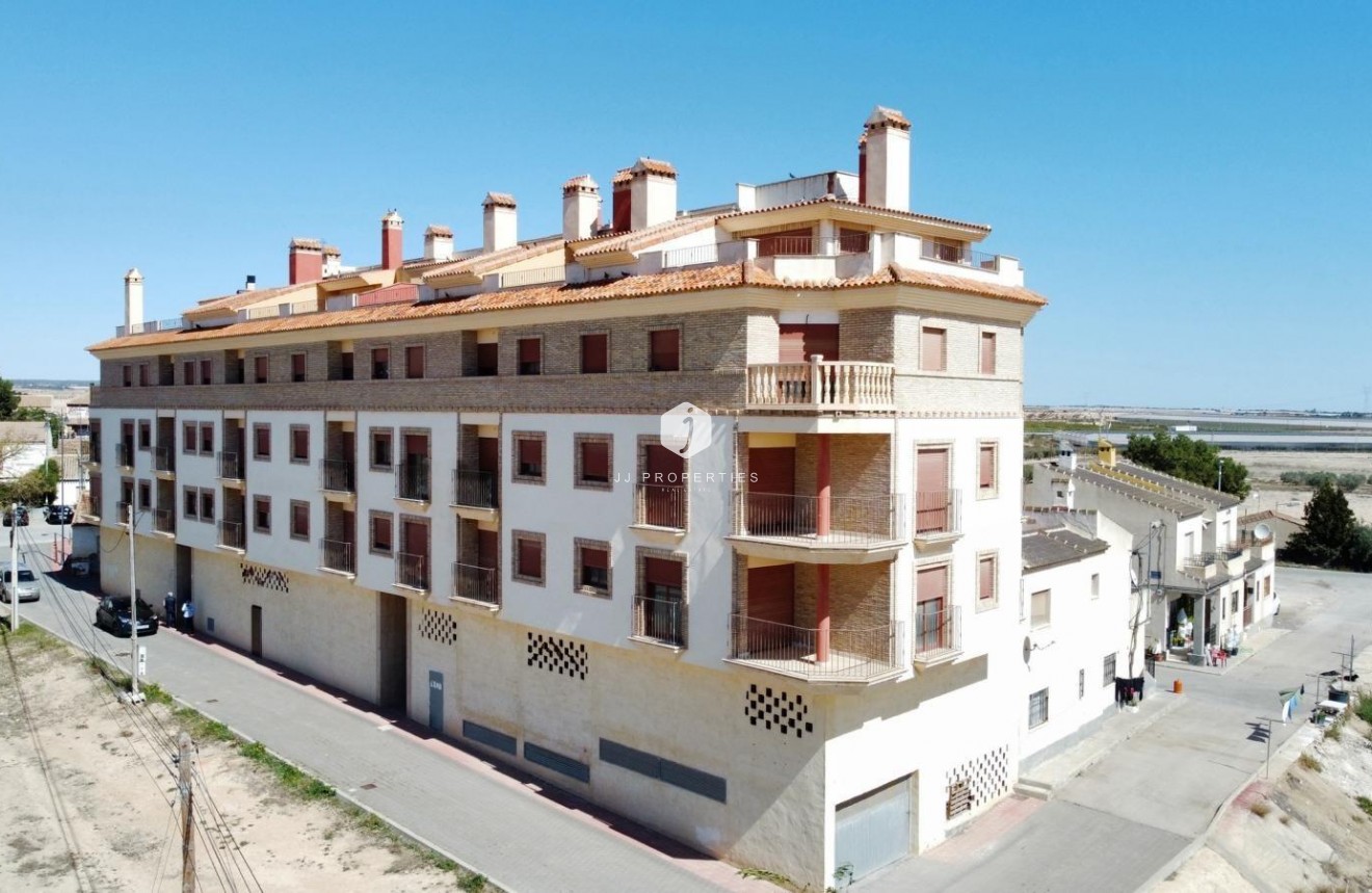 Nowy budynek - Mieszkanie w bloku -
Avileses - pueblo