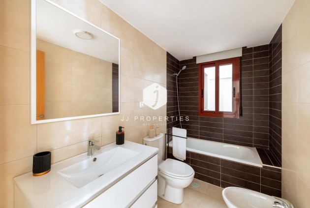 Nowy budynek - Mieszkanie w bloku -
Avileses - pueblo