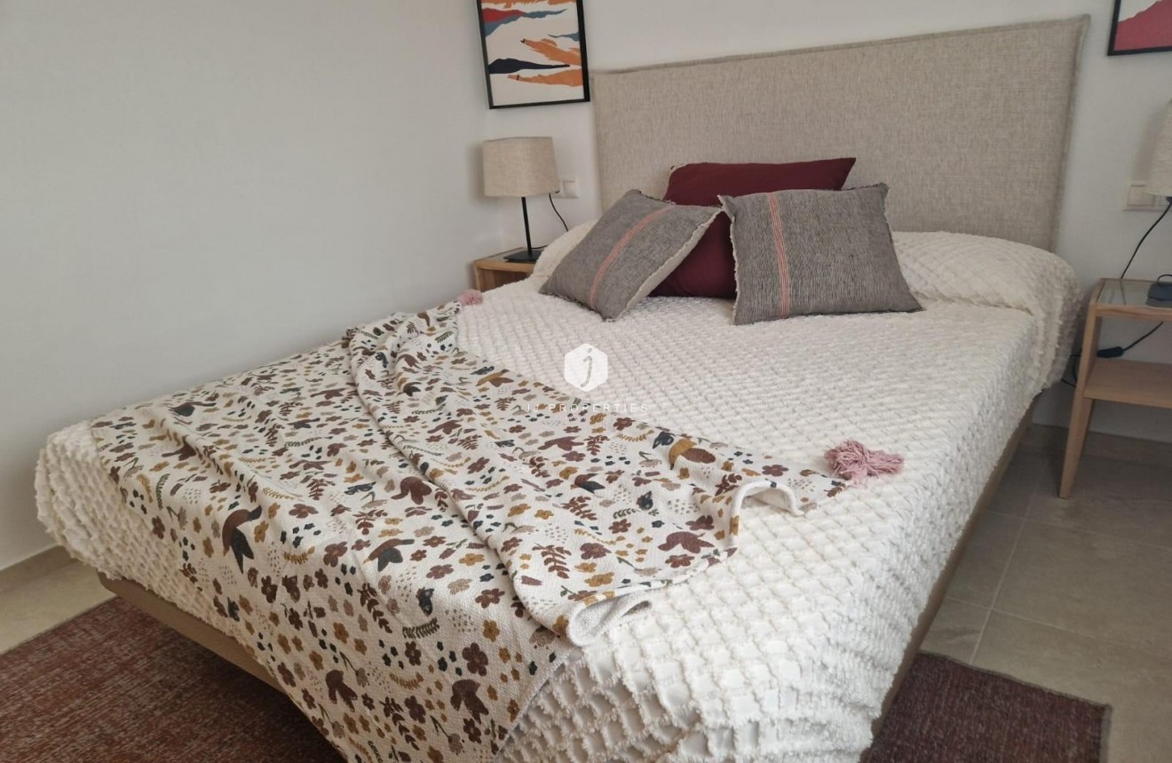 Nowy budynek - Mieszkanie w bloku -
Avileses - pueblo