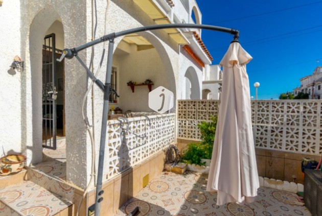 Z drugiej ręki - Szalet -
Torrevieja - Costa Blanca