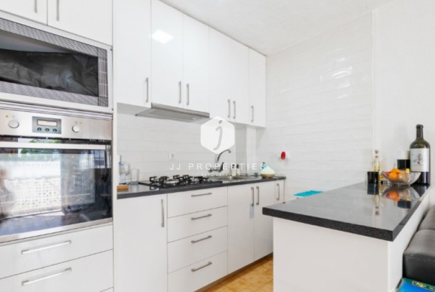 Z drugiej ręki - Szalet -
Torrevieja - Costa Blanca