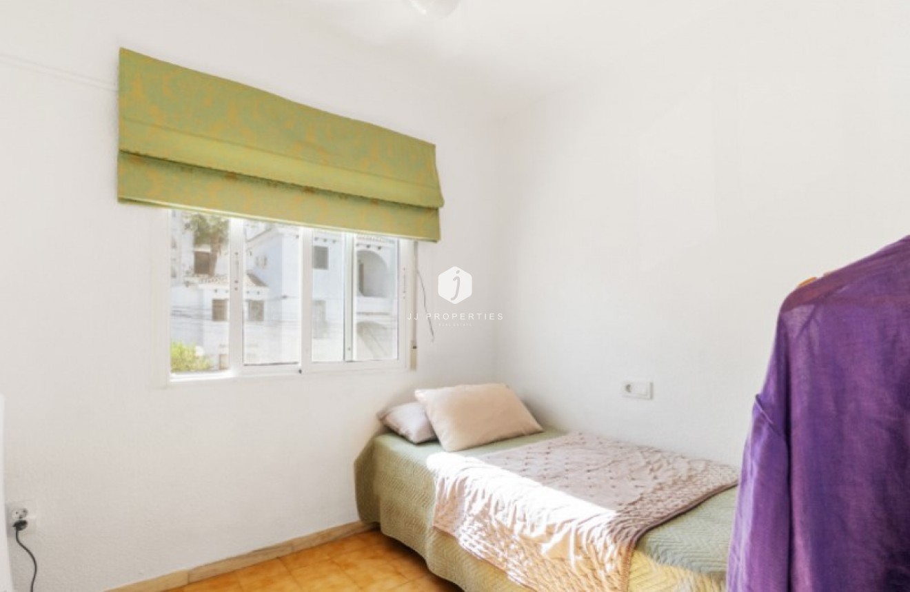 Z drugiej ręki - Szalet -
Torrevieja - Costa Blanca