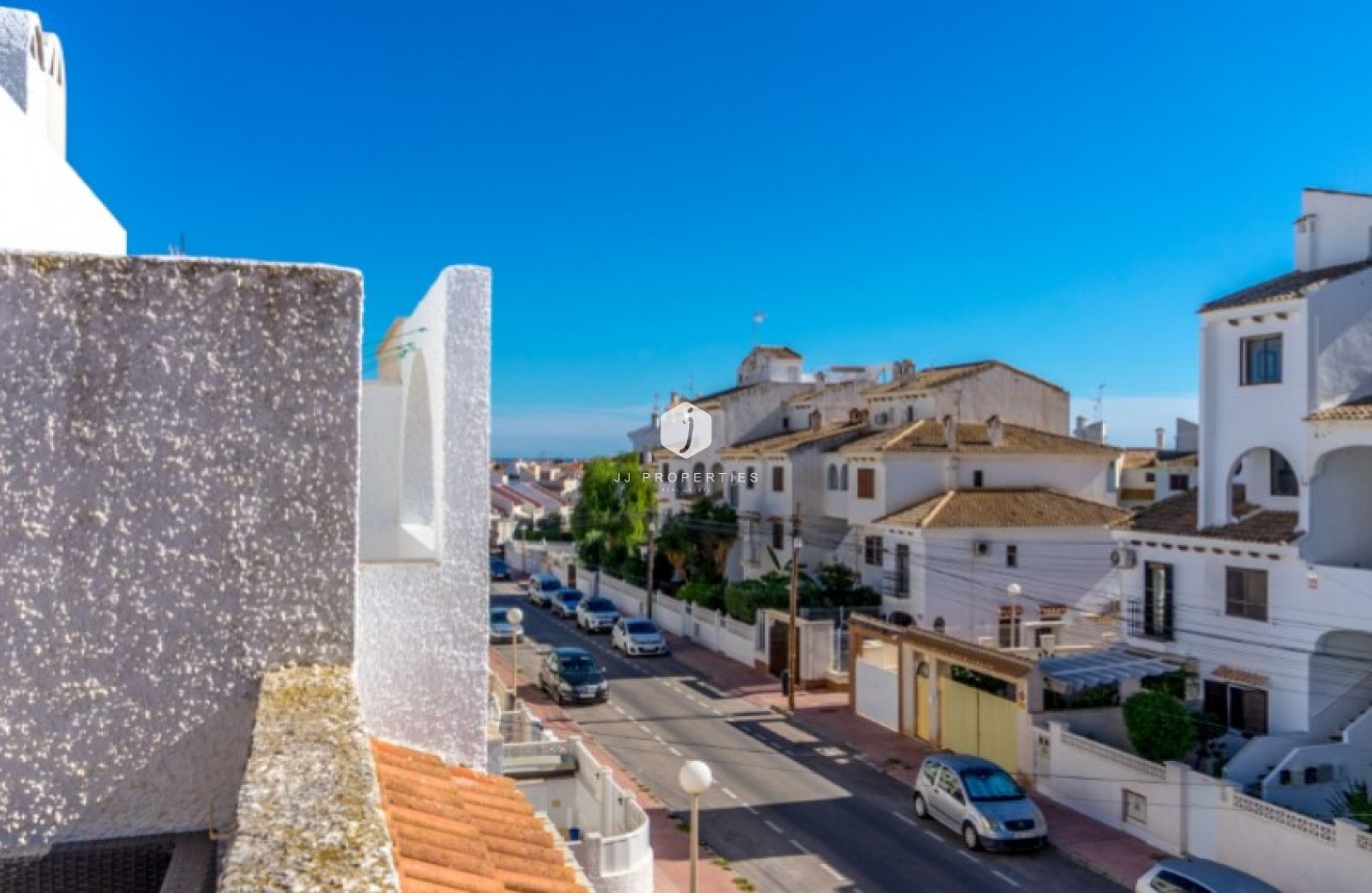 Z drugiej ręki - Szalet -
Torrevieja - Costa Blanca