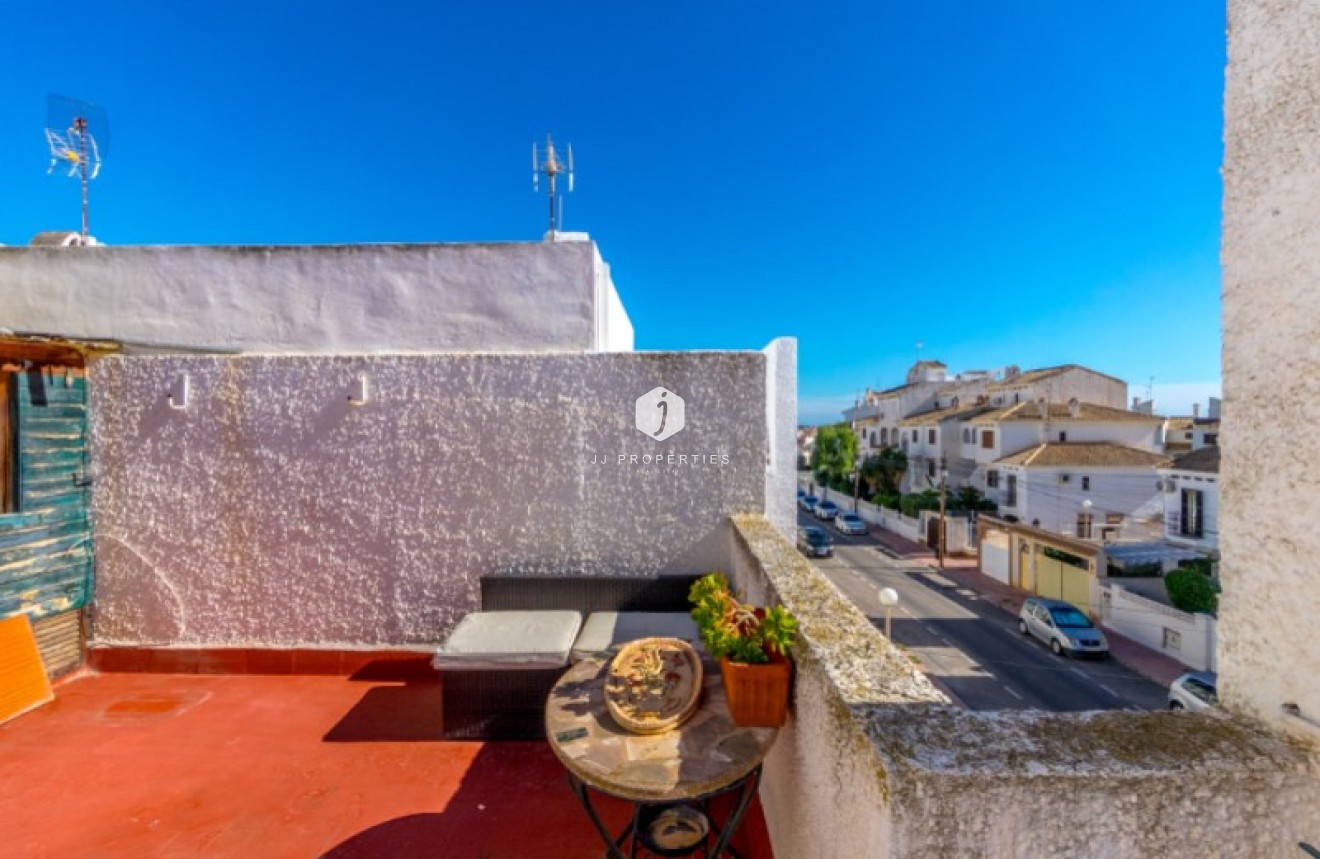 Z drugiej ręki - Szalet -
Torrevieja - Costa Blanca