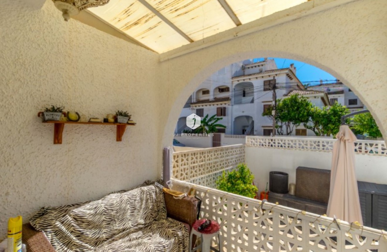 Z drugiej ręki - Szalet -
Torrevieja - Costa Blanca