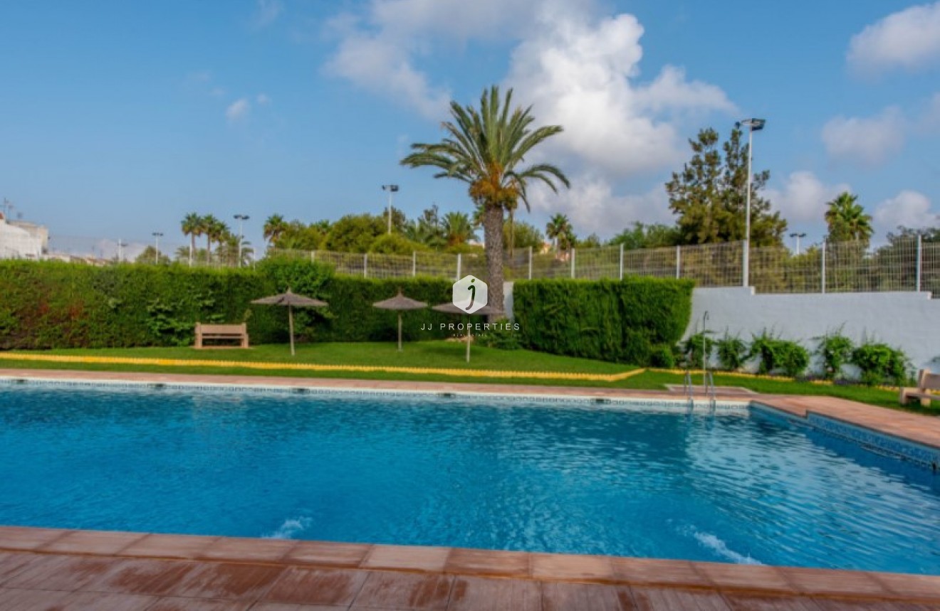 Z drugiej ręki - Szalet -
Torrevieja - Costa Blanca