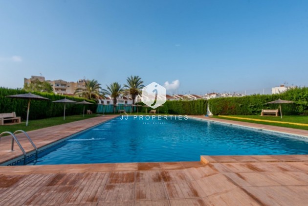 Z drugiej ręki - Szalet -
Torrevieja - Costa Blanca