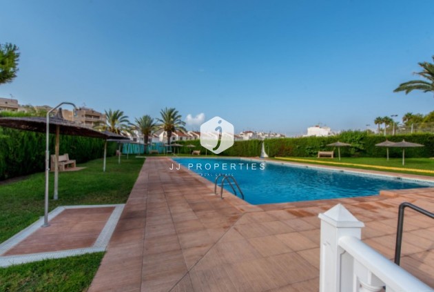 Z drugiej ręki - Szalet -
Torrevieja - Costa Blanca