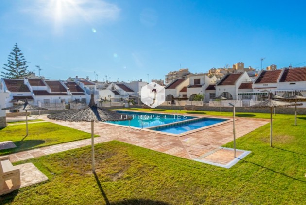 Z drugiej ręki - Szalet -
Torrevieja - Costa Blanca