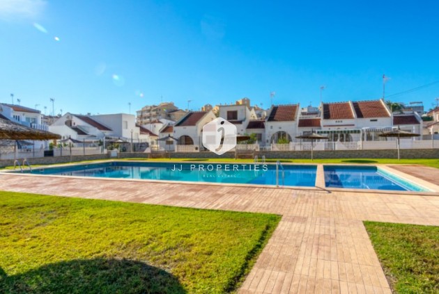 Z drugiej ręki - Szalet -
Torrevieja - Costa Blanca