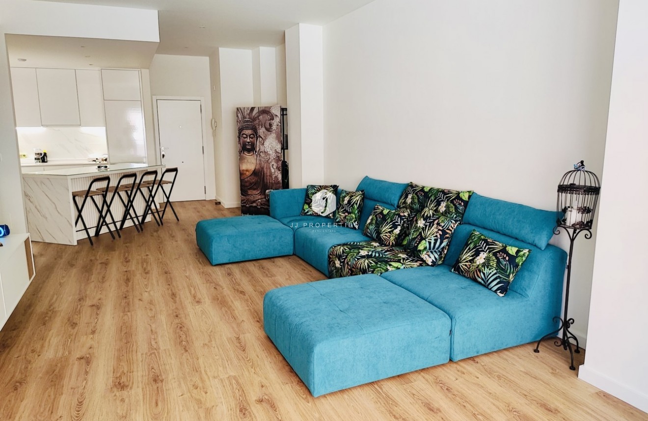 Z drugiej ręki - Mieszkanie w bloku -
Torrevieja - Costa Blanca