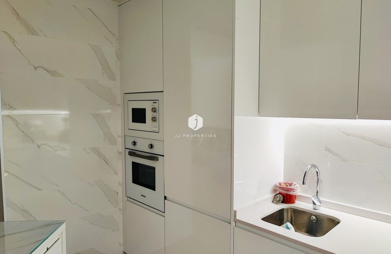 Z drugiej ręki - Mieszkanie w bloku -
Torrevieja - Costa Blanca