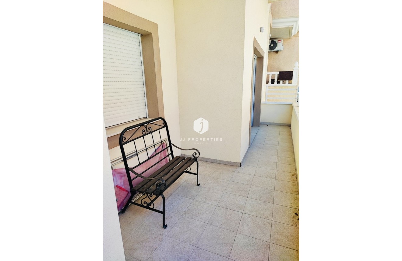 Z drugiej ręki - Mieszkanie w bloku -
Torrevieja - Costa Blanca