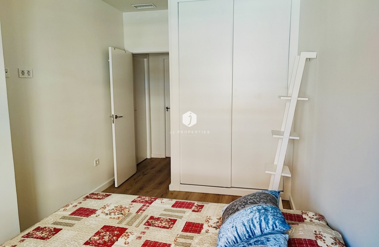 Z drugiej ręki - Mieszkanie w bloku -
Torrevieja - Costa Blanca