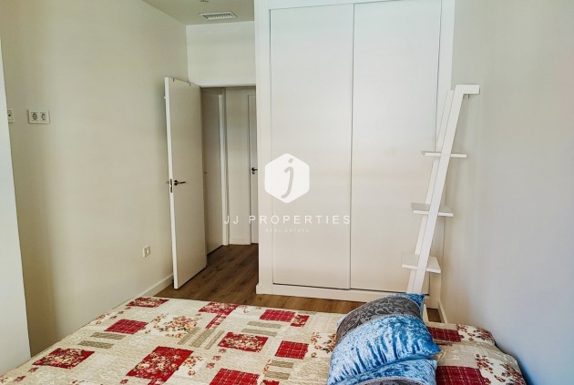 Z drugiej ręki - Mieszkanie w bloku -
Torrevieja - Costa Blanca