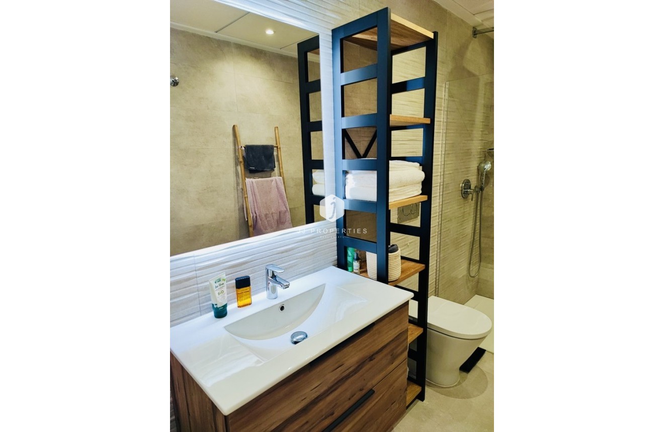 Z drugiej ręki - Mieszkanie w bloku -
Torrevieja - Costa Blanca