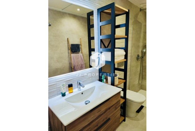 Z drugiej ręki - Mieszkanie w bloku -
Torrevieja - Costa Blanca