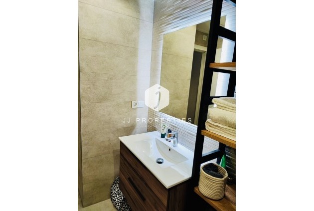 Z drugiej ręki - Mieszkanie w bloku -
Torrevieja - Costa Blanca