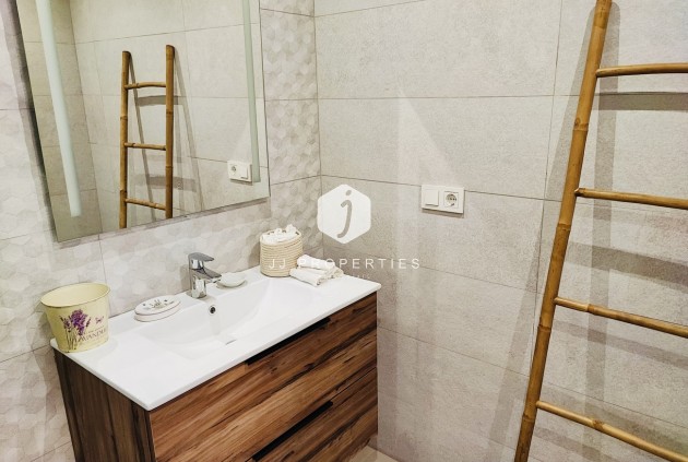 Z drugiej ręki - Mieszkanie w bloku -
Torrevieja - Costa Blanca