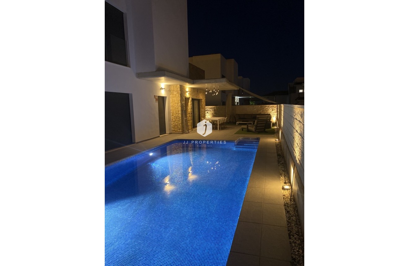 Z drugiej ręki - Villa -
Ciudad Quesada - Costa Blanca