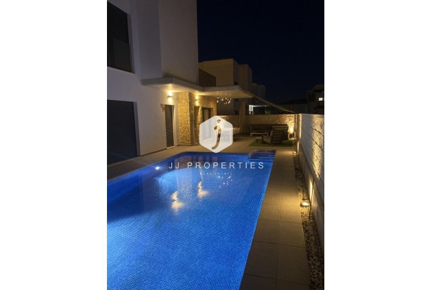 Z drugiej ręki - Villa -
Ciudad Quesada - Costa Blanca