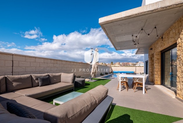 Z drugiej ręki - Villa -
Ciudad Quesada - Costa Blanca