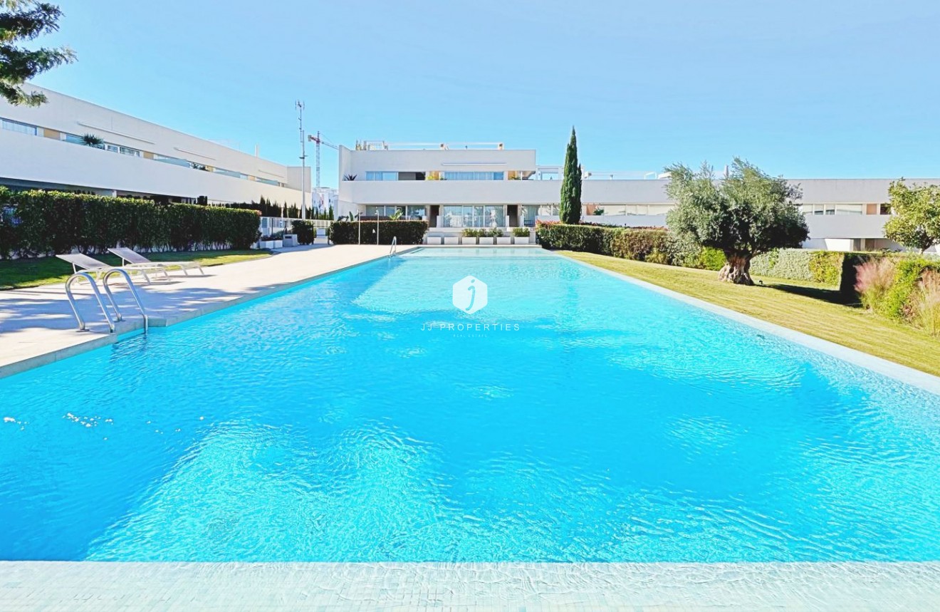 Z drugiej ręki - Daszek -
Torrevieja - Costa Blanca