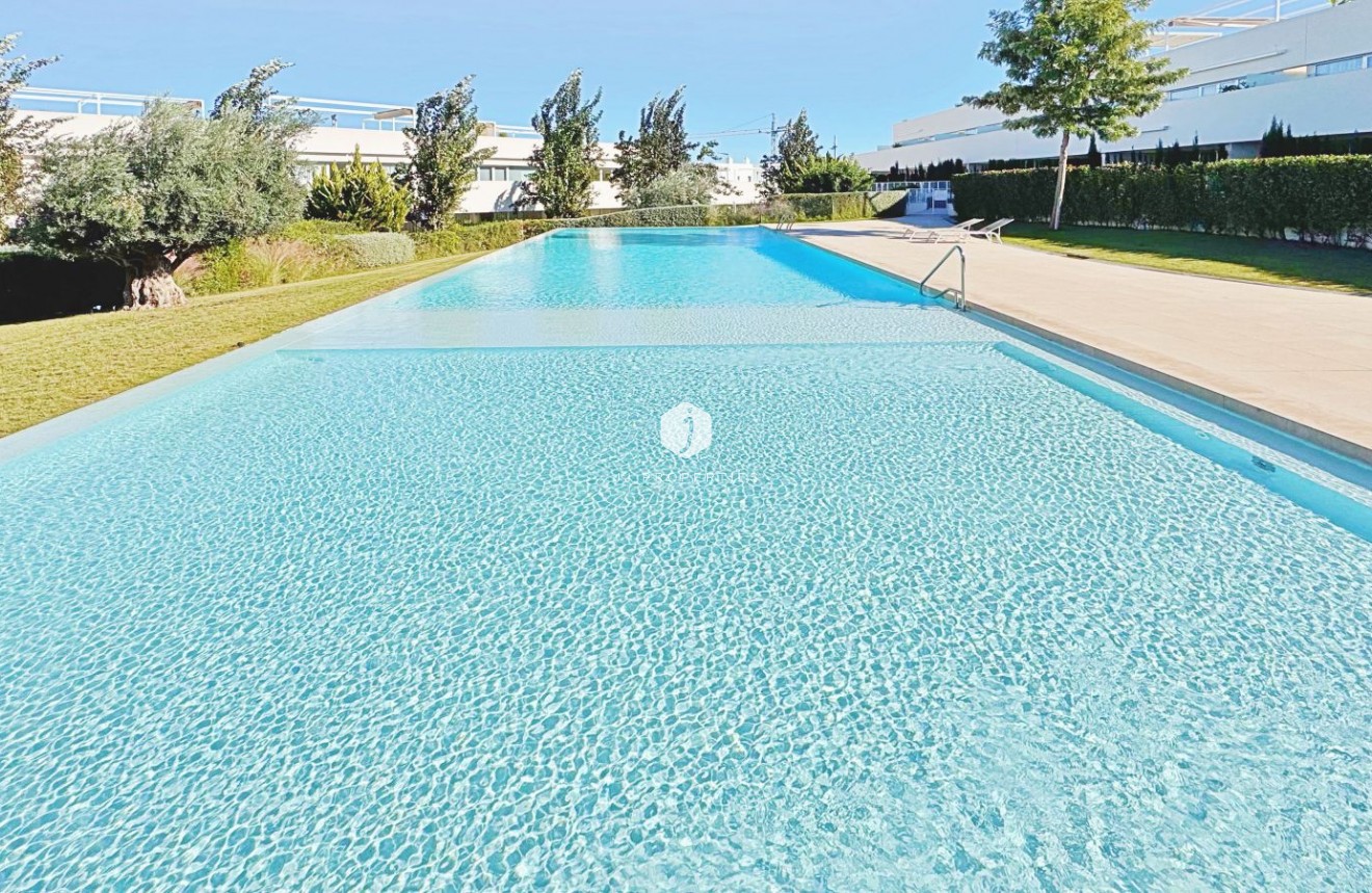 Z drugiej ręki - Daszek -
Torrevieja - Costa Blanca