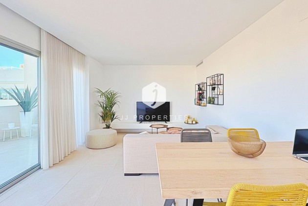 Z drugiej ręki - Daszek -
Torrevieja - Costa Blanca