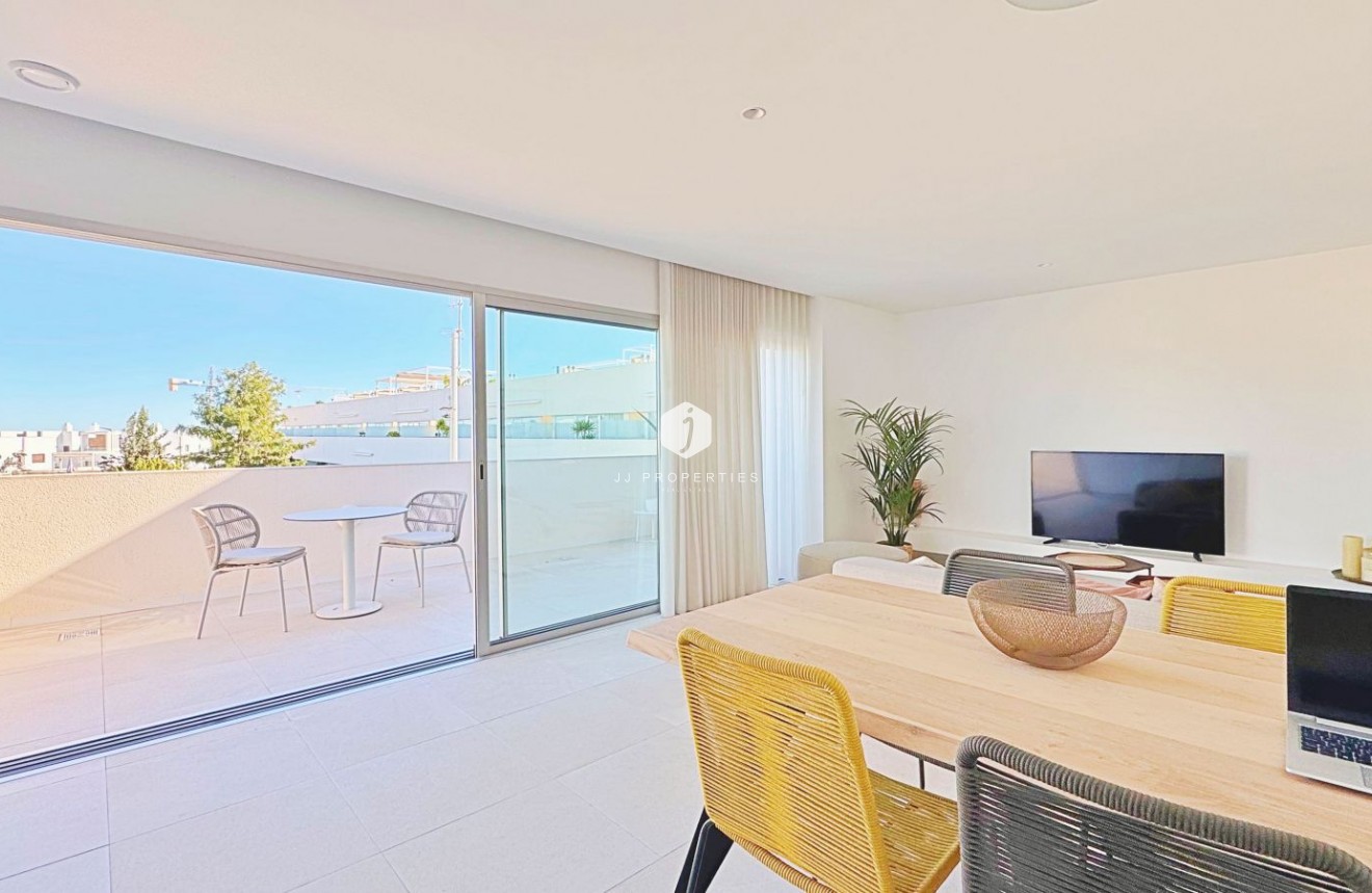 Z drugiej ręki - Daszek -
Torrevieja - Costa Blanca