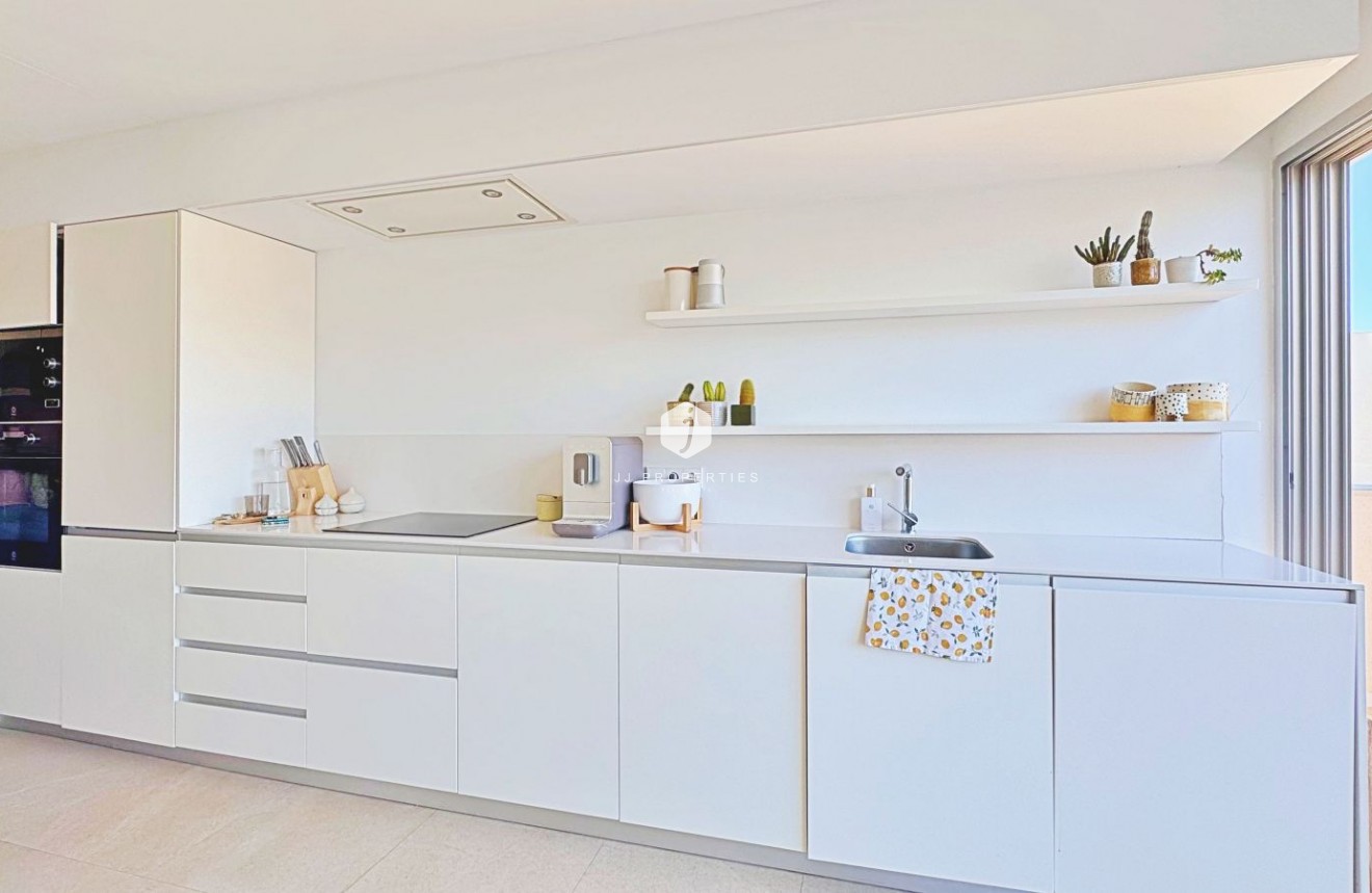 Z drugiej ręki - Daszek -
Torrevieja - Costa Blanca