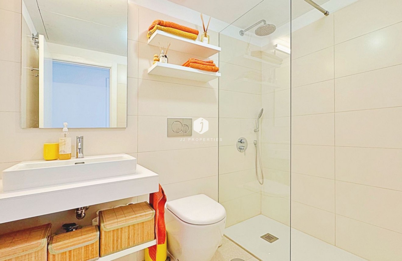 Z drugiej ręki - Daszek -
Torrevieja - Costa Blanca